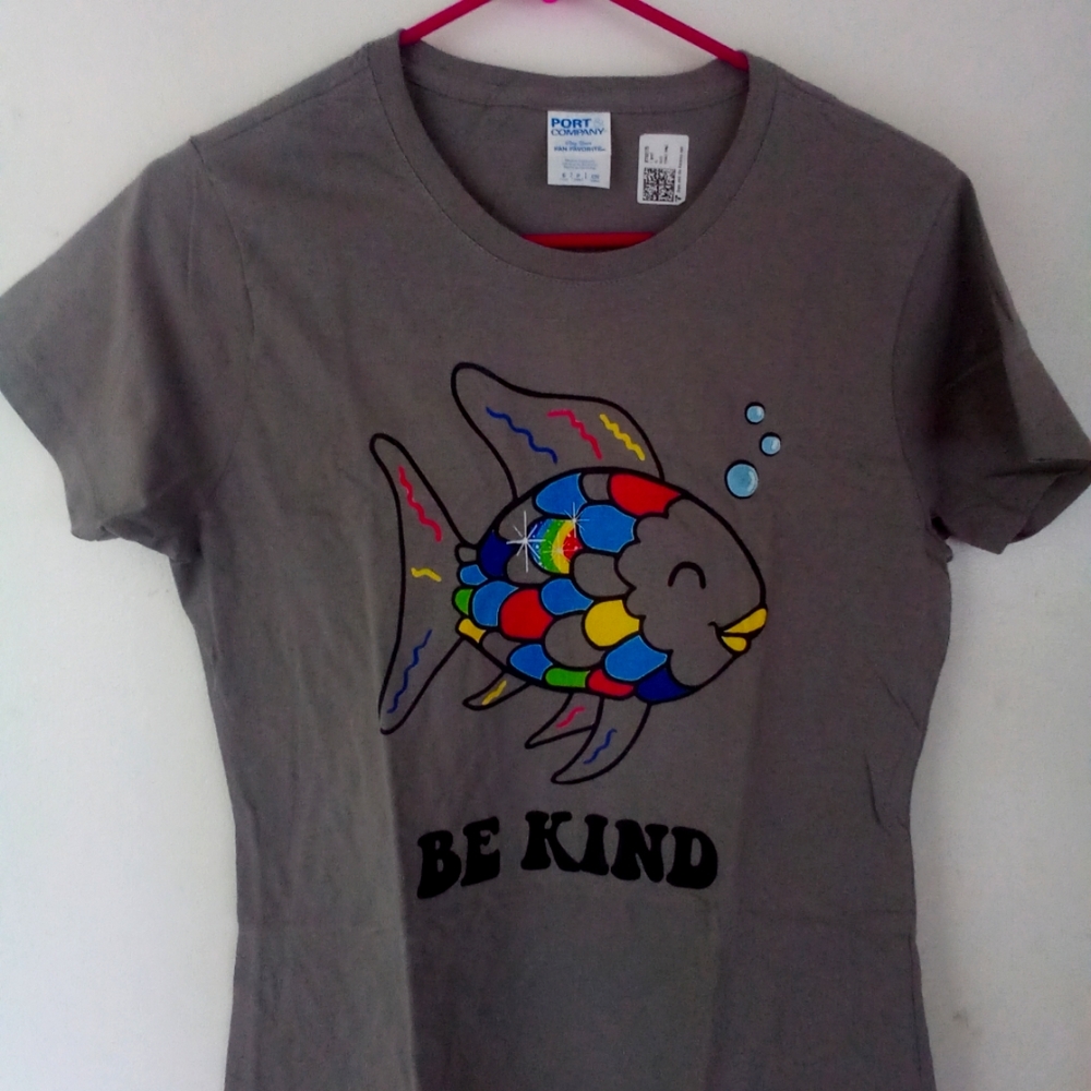 NWT BEAUTIFUL GRAY T SHIRT